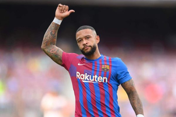 Barcelona have decided to bring Memphis Depay, whose contract with Olympique Lyonnais has expired, joins the club on a free transfer in hopes that Memphis Depay will enhance Barcelona's offensive line. Plus, Memphis Depay had worked with Ronald Koeman before when he was in charge of the Netherlands national team, so Memphis Depay didn't have to adjust anything to Memphis. Depay immediately became the main character of Barcelona and did a great job as well. But Lionel Messi's absence is too big a loophole for Barcelona, ​​although initially he performed satisfactorily, but after the international break, Barcelona did not. Ever called his good form back with only one win in his last 6 games in which Memphis Depay was immediately asked if he regretted moving to Barcelona? But Memphis Depay was visibly upset after being asked about a move to Barcelona. “This is Barcelona and I don't think you can understand the greatness of this club. Of course, coming to Barcelona means a lot to every player and there is absolutely no way to regret it. Moving to Barcelona, ​​although the performance on the field may not be satisfactory, I am still very happy and everyone acts as if the regular season is over with many matches remaining. Even if it's a difficult time, opportunities are always open for Barcelona.”