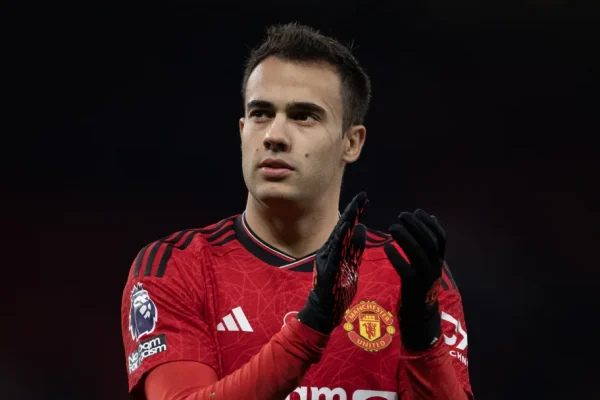 Manchester United uses option to cancel loan deal to send Reguilon back to Spurs